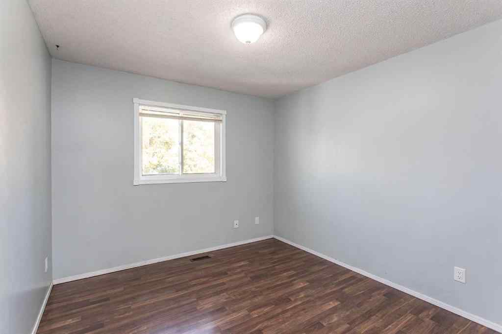 MLS® A2257883 - 70 Ellenwood Drive  in Eastview Estates Red Deer, Residential