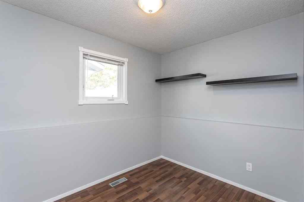 MLS® A2257883 - 70 Ellenwood Drive  in Eastview Estates Red Deer, Residential
