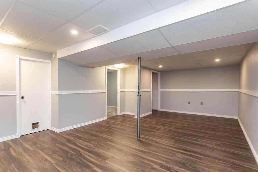 MLS® A2257883 - 70 Ellenwood Drive  in Eastview Estates Red Deer, Residential