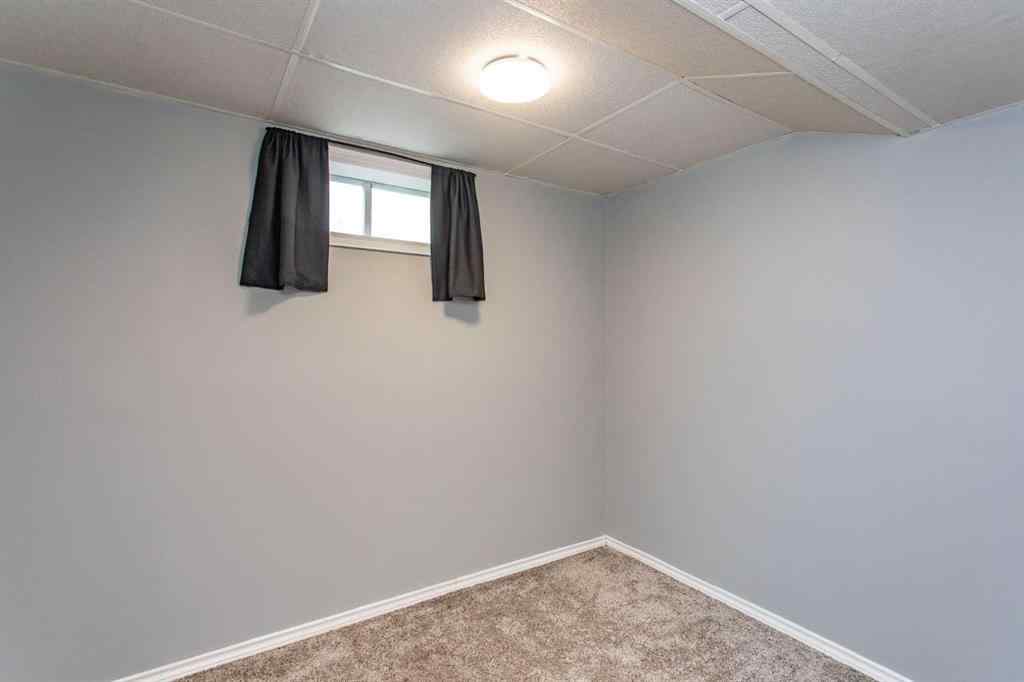 MLS® A2257883 - 70 Ellenwood Drive  in Eastview Estates Red Deer, Residential
