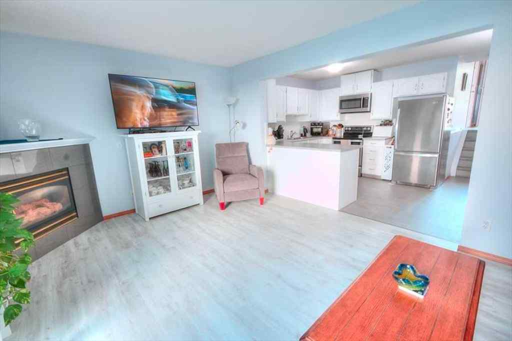 MLS® A2257884 - 147 Somervale Park SW in Somerset Calgary, Residential
