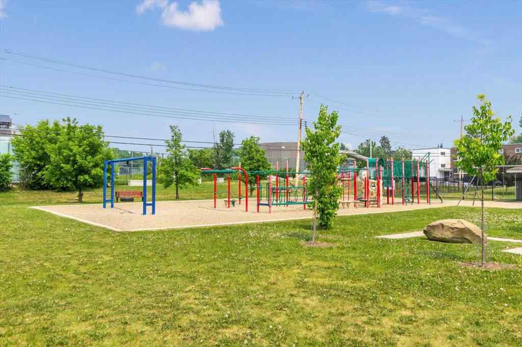 MLS® A2257896 - 221 5 Avenue NE in Crescent Heights Calgary, Residential
