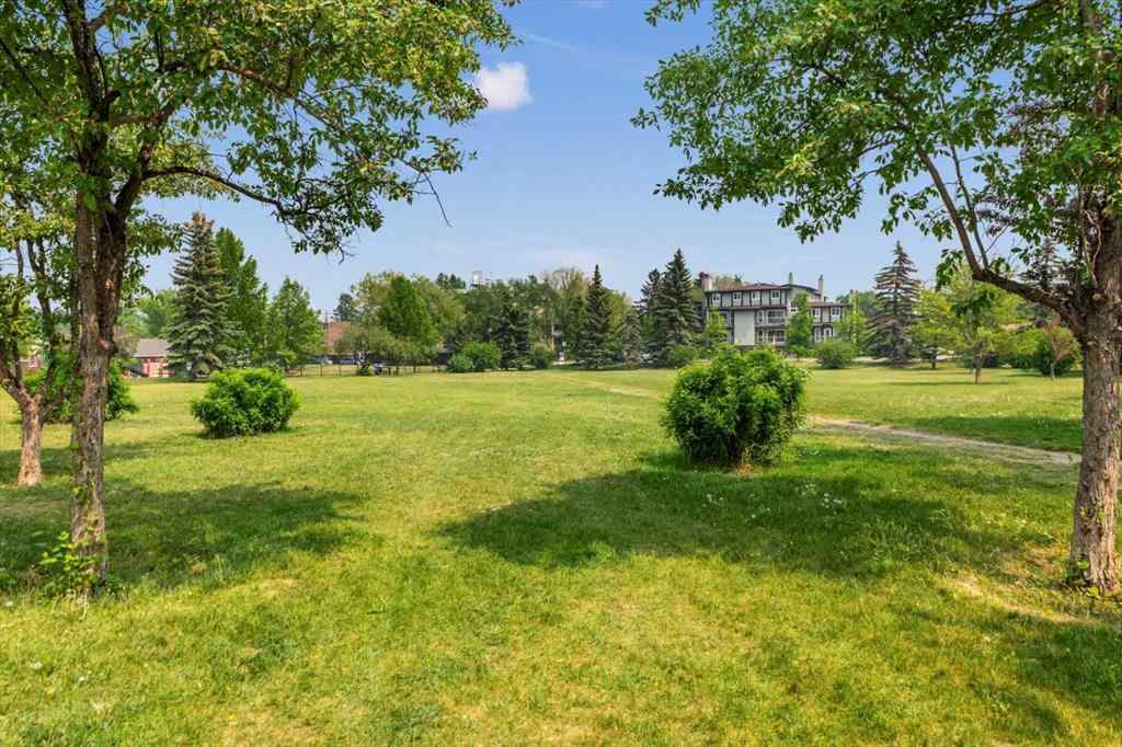 MLS® A2257896 - 221 5 Avenue NE in Crescent Heights Calgary, Residential