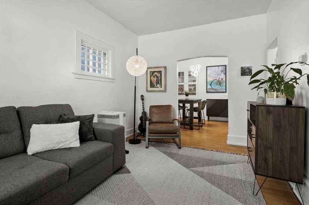 MLS® A2257896 - 221 5 Avenue NE in Crescent Heights Calgary, Residential