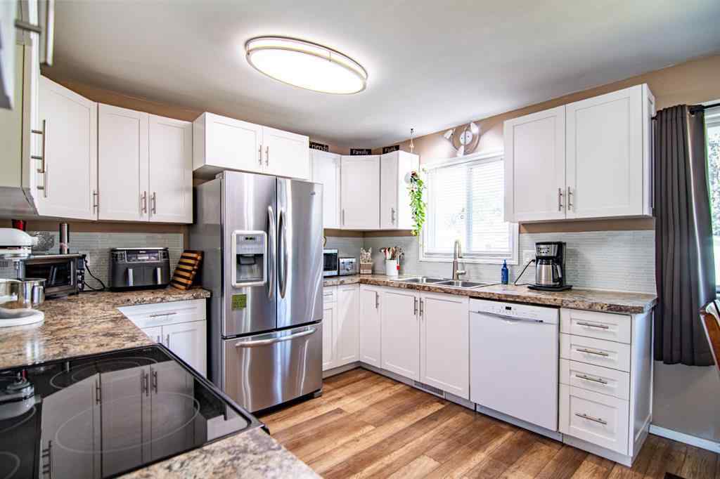 MLS® A2257901 - 5914 56 Avenue  in Riverside Meadows Red Deer, Residential