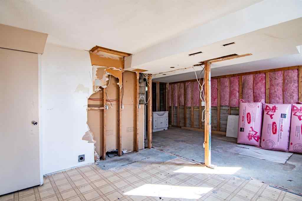 MLS® A2257901 - 5914 56 Avenue  in Riverside Meadows Red Deer, Residential