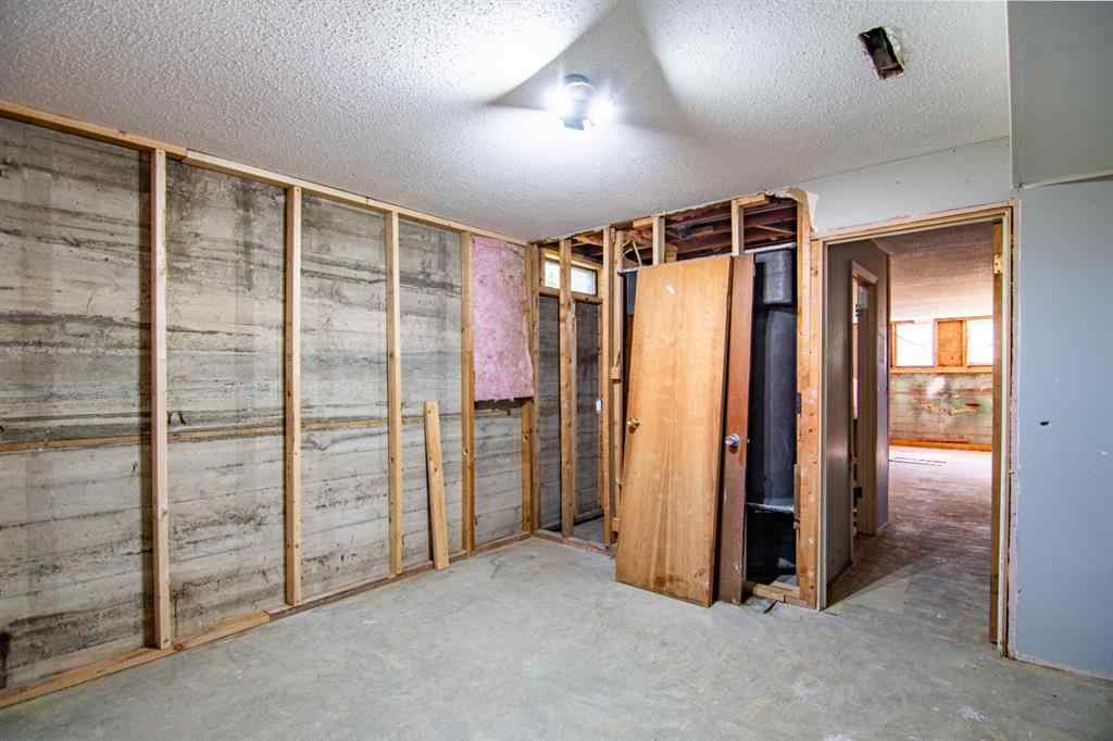 MLS® A2257901 - 5914 56 Avenue  in Riverside Meadows Red Deer, Residential