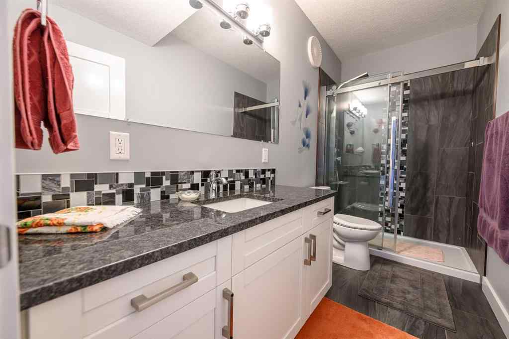 MLS® A2257905 - 7041 85 Street  in Signature Falls Grande Prairie, Residential