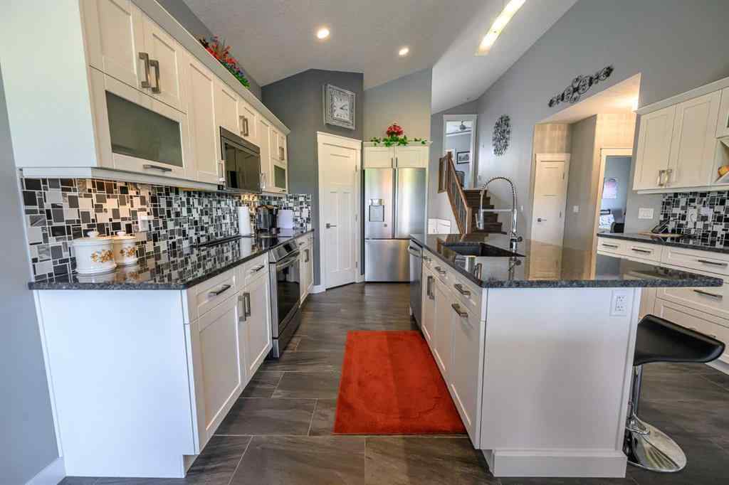 MLS® A2257905 - 7041 85 Street  in Signature Falls Grande Prairie, Residential