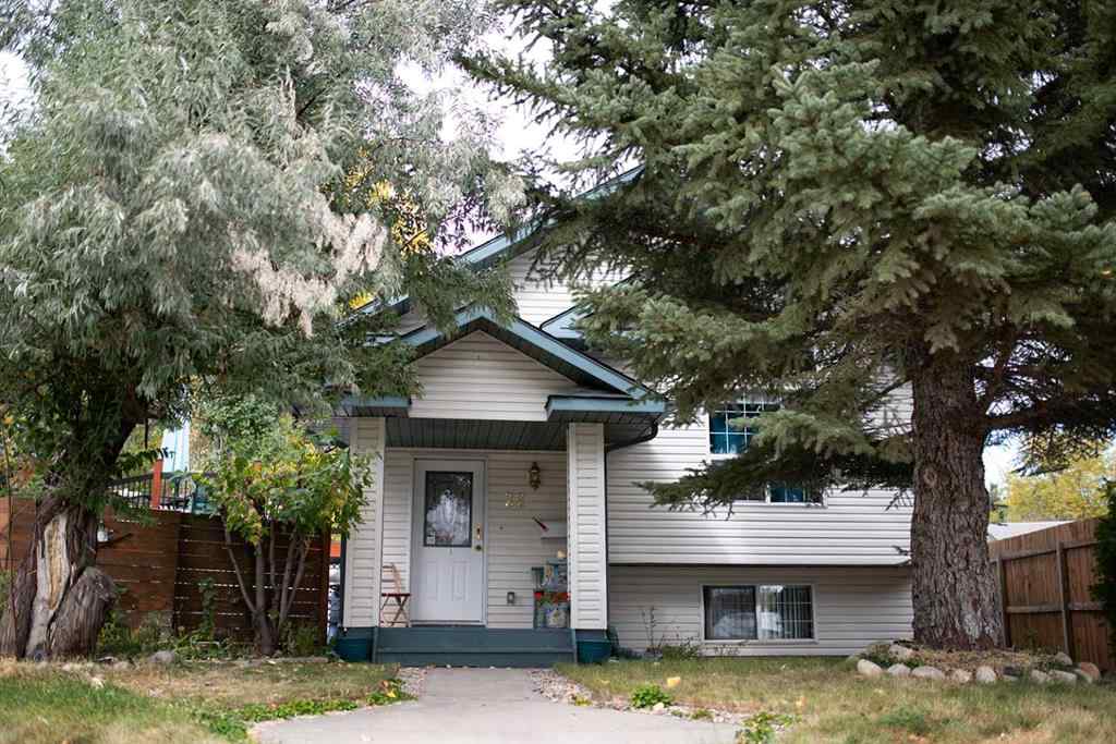 MLS® A2257911 - 22 Greenview Crescent  in Green Meadow Strathmore, Residential