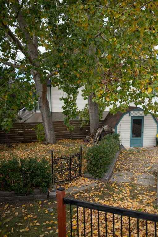 MLS® A2257911 - 22 Greenview Crescent  in Green Meadow Strathmore, Residential