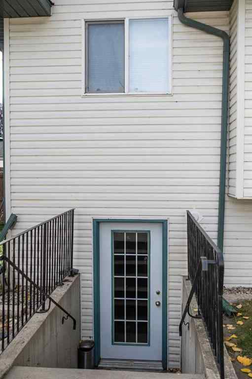 MLS® A2257911 - 22 Greenview Crescent  in Green Meadow Strathmore, Residential