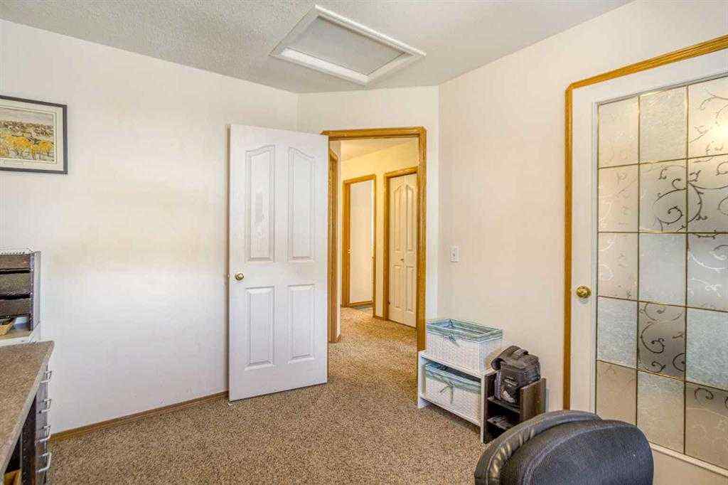 MLS® A2257911 - 22 Greenview Crescent  in Green Meadow Strathmore, Residential