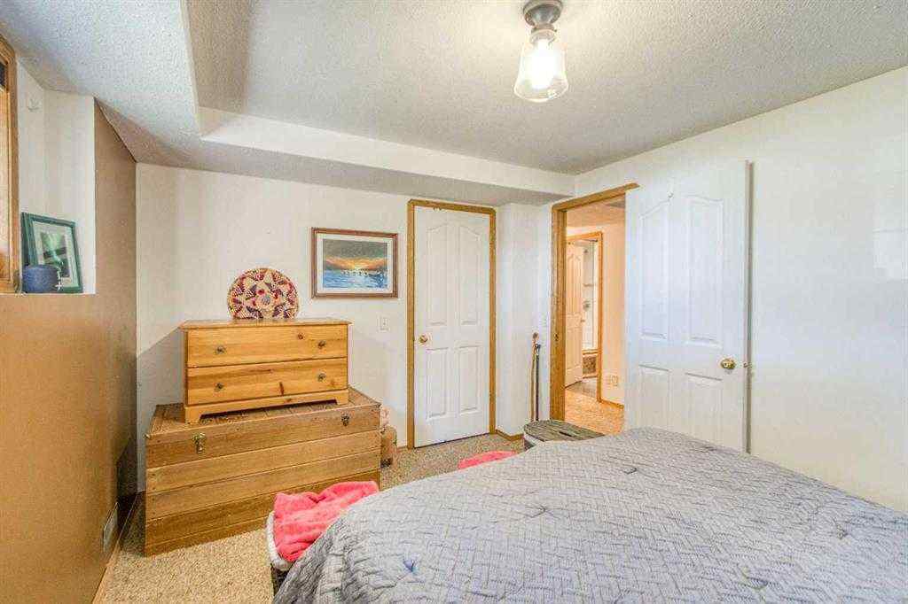 MLS® A2257911 - 22 Greenview Crescent  in Green Meadow Strathmore, Residential