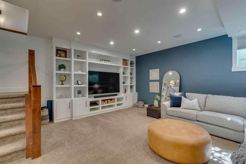 MLS® A2257912 - 449 26 Avenue NW in Mount Pleasant Calgary, Residential