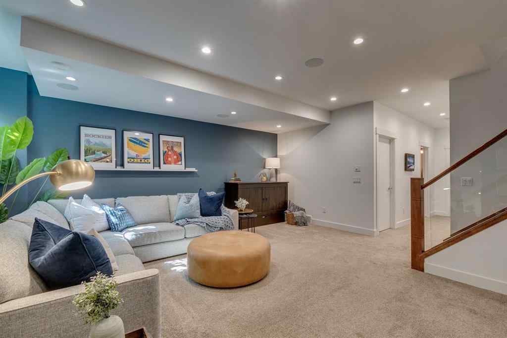 MLS® A2257912 - 449 26 Avenue NW in Mount Pleasant Calgary, Residential