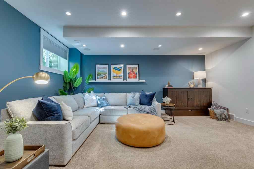 MLS® A2257912 - 449 26 Avenue NW in Mount Pleasant Calgary, Residential