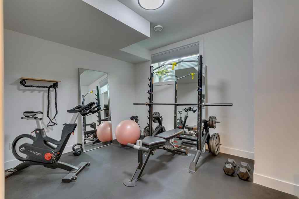 MLS® A2257912 - 449 26 Avenue NW in Mount Pleasant Calgary, Residential