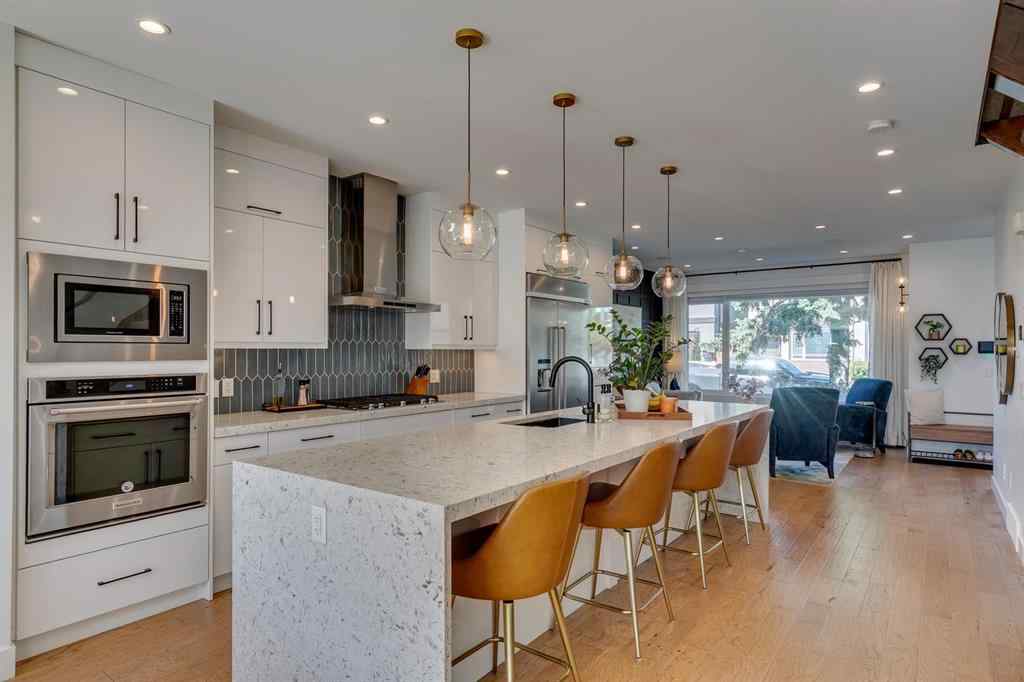 MLS® A2257912 - 449 26 Avenue NW in Mount Pleasant Calgary, Residential
