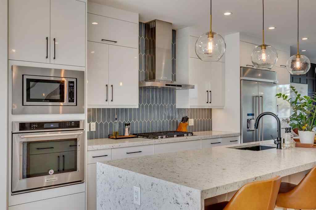 MLS® A2257912 - 449 26 Avenue NW in Mount Pleasant Calgary, Residential