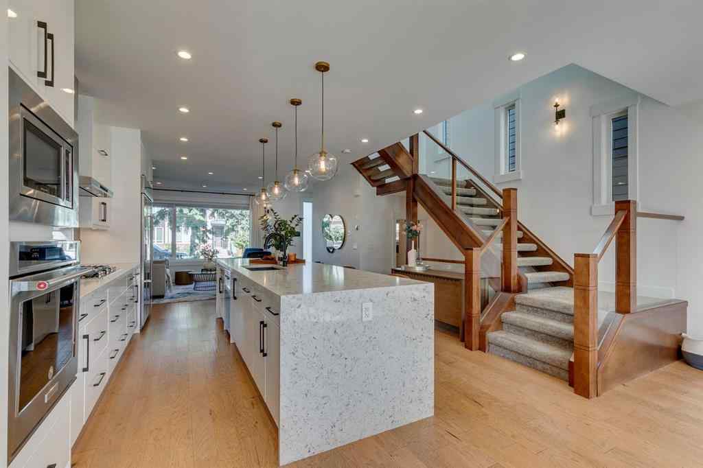 MLS® A2257912 - 449 26 Avenue NW in Mount Pleasant Calgary, Residential