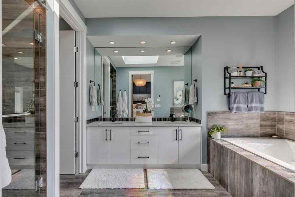 MLS® A2257912 - 449 26 Avenue NW in Mount Pleasant Calgary, Residential