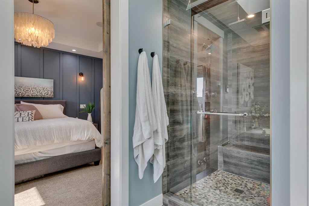 MLS® A2257912 - 449 26 Avenue NW in Mount Pleasant Calgary, Residential
