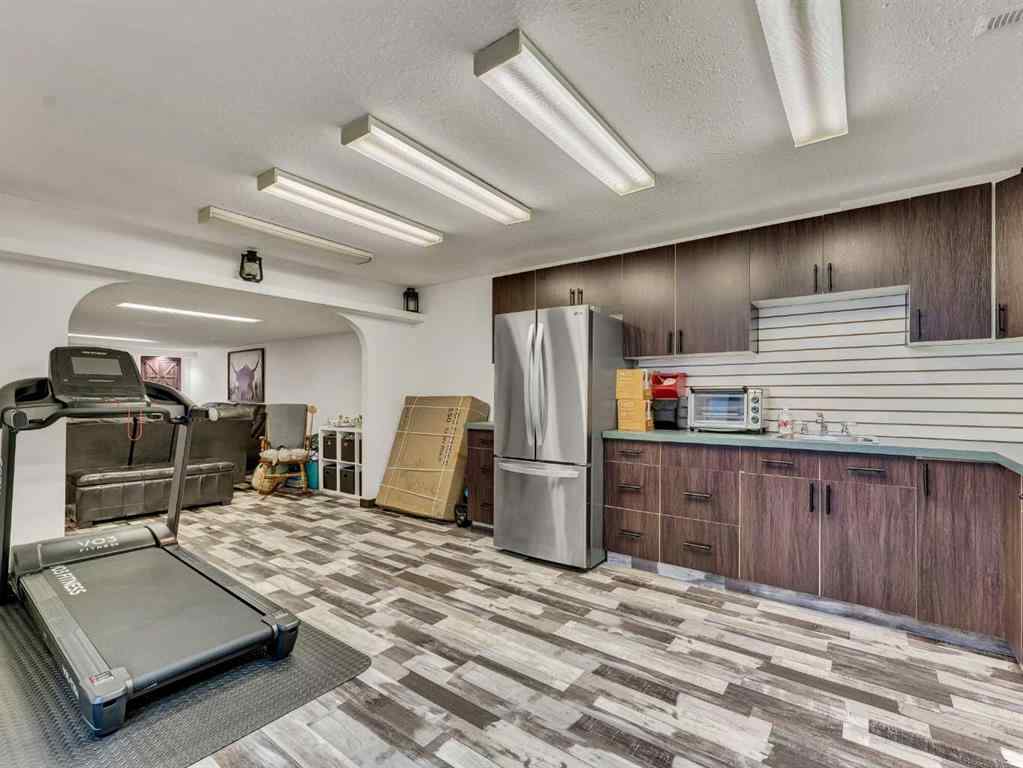 MLS® A2257920 - 1630 31 Street SE in Crestwood-Norwood Medicine Hat, Residential