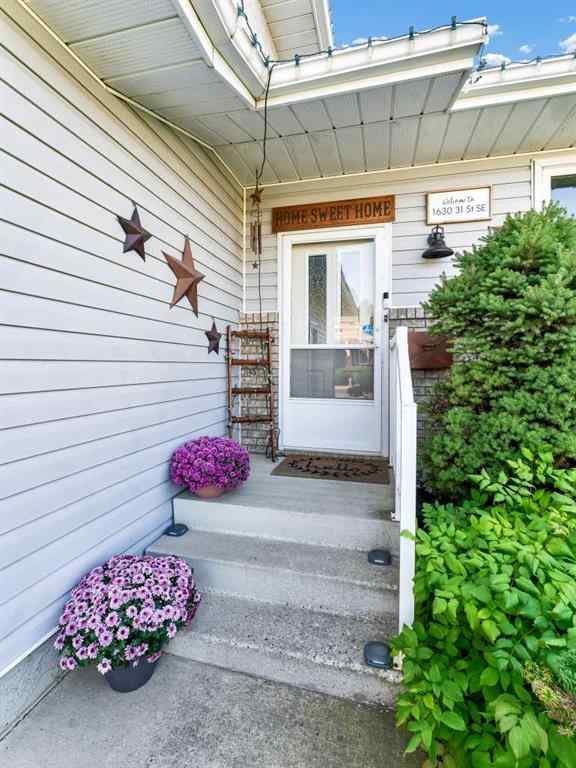 MLS® A2257920 - 1630 31 Street SE in Crestwood-Norwood Medicine Hat, Residential