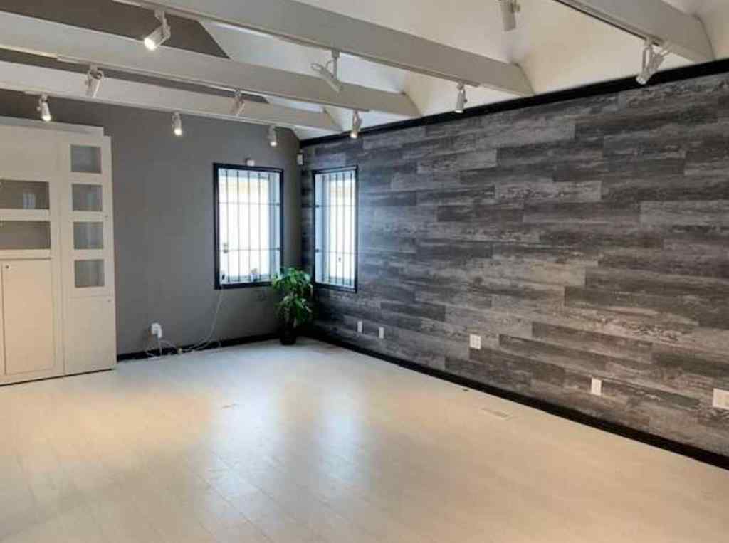 MLS® A2257924 - Unit #Upper Front 508 FIRST Street W in Downtown Cochrane, Commercial