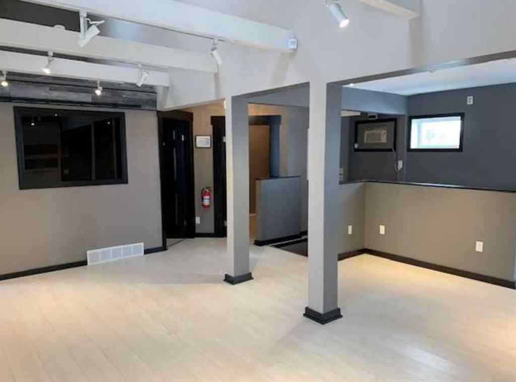 MLS® A2257924 - Unit #Upper Front 508 FIRST Street W in Downtown Cochrane, Commercial