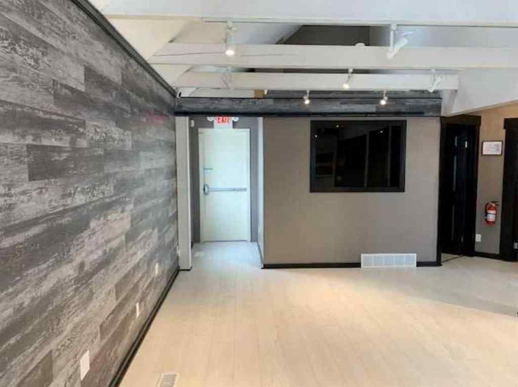 MLS® A2257924 - Unit #Upper Front 508 FIRST Street W in Downtown Cochrane, Commercial