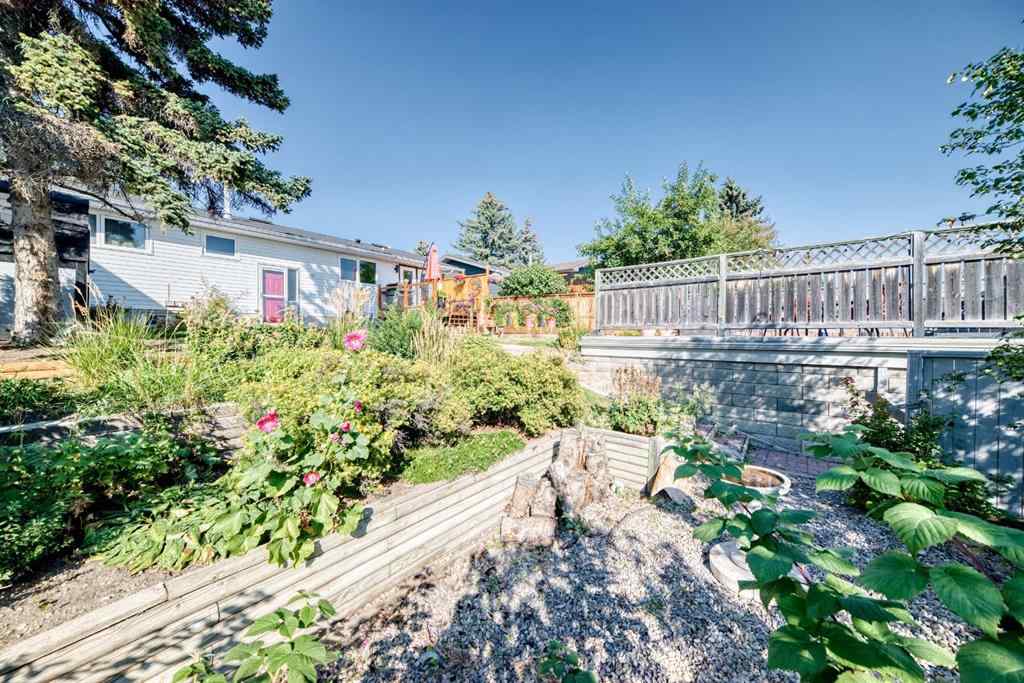MLS® A2257925 - 132 Silver Ridge Rise NW in Silver Springs Calgary, Residential