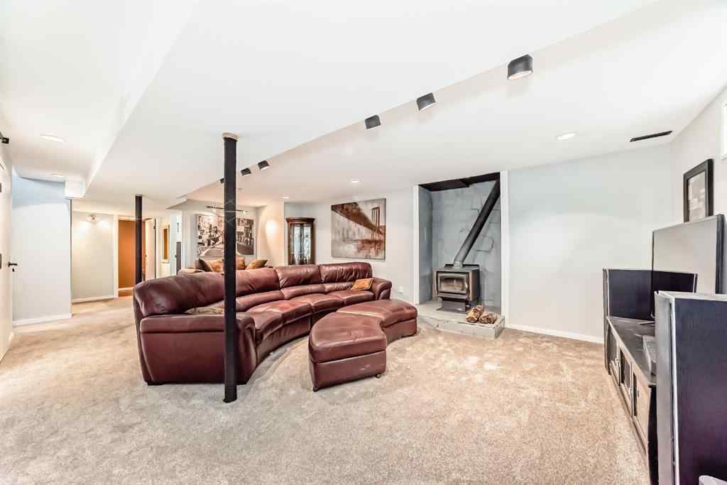 MLS® A2257925 - 132 Silver Ridge Rise NW in Silver Springs Calgary, Residential
