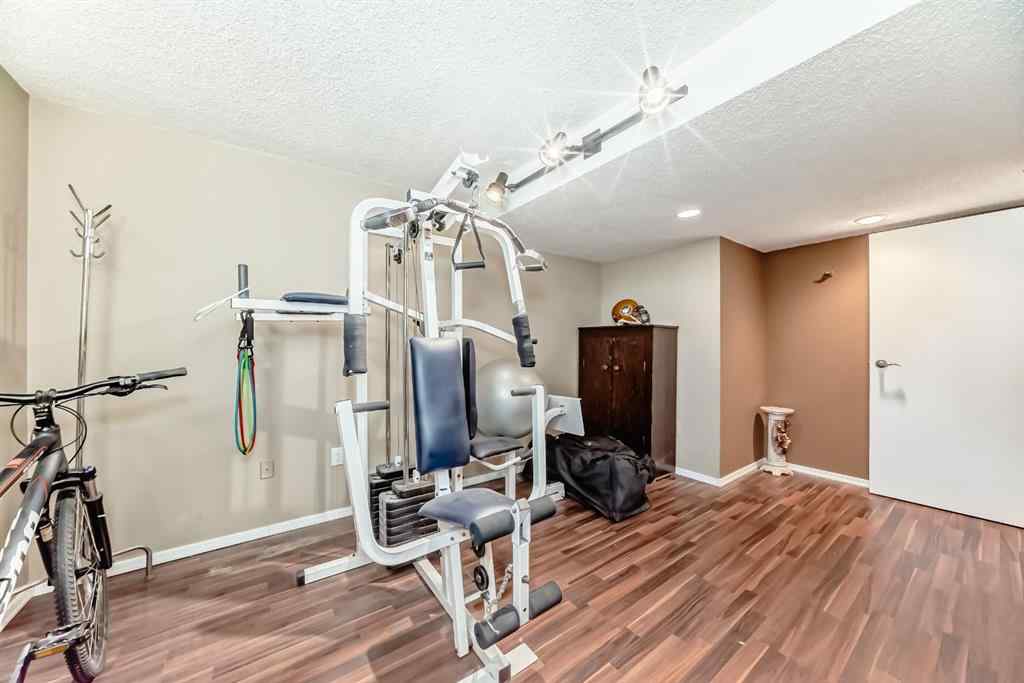 MLS® A2257925 - 132 Silver Ridge Rise NW in Silver Springs Calgary, Residential