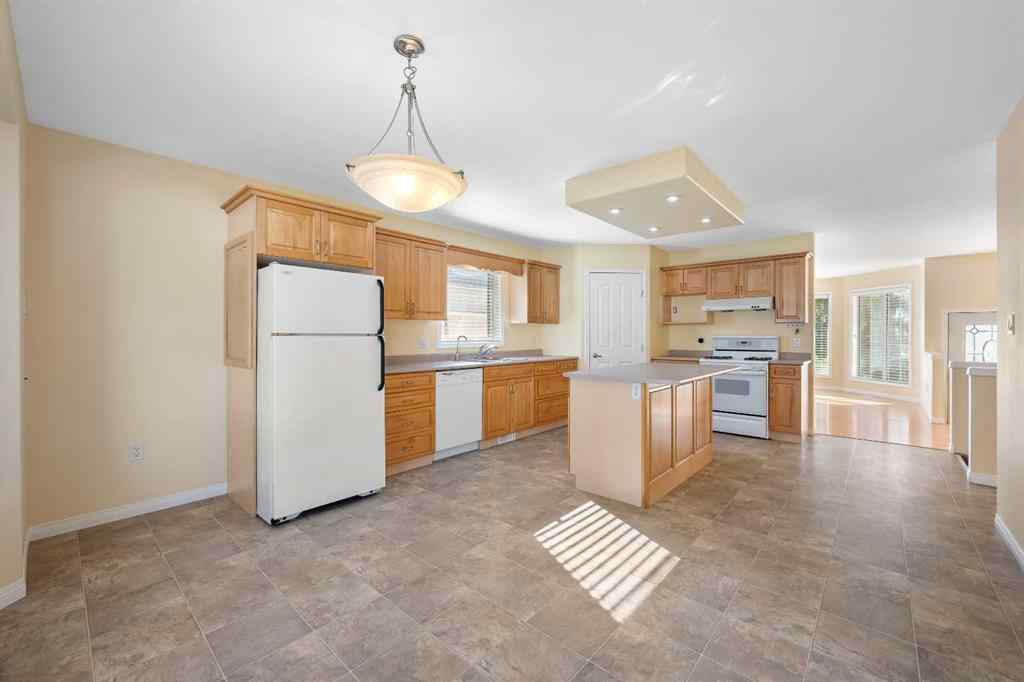 MLS® A2257926 - 4926 51 Avenue  in NONE Kitscoty, Residential