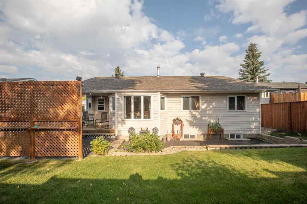 MLS® A2257927 - 3912 54th Avenue  in Southwest Innisfail Innisfail, Residential