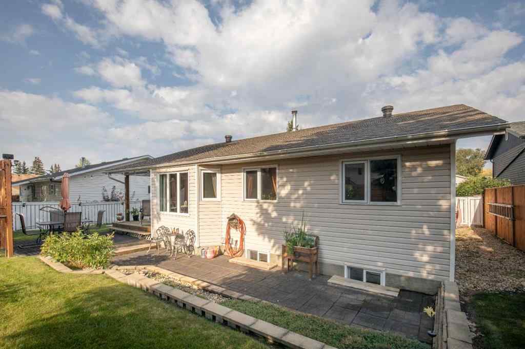 MLS® A2257927 - 3912 54th Avenue  in Southwest Innisfail Innisfail, Residential