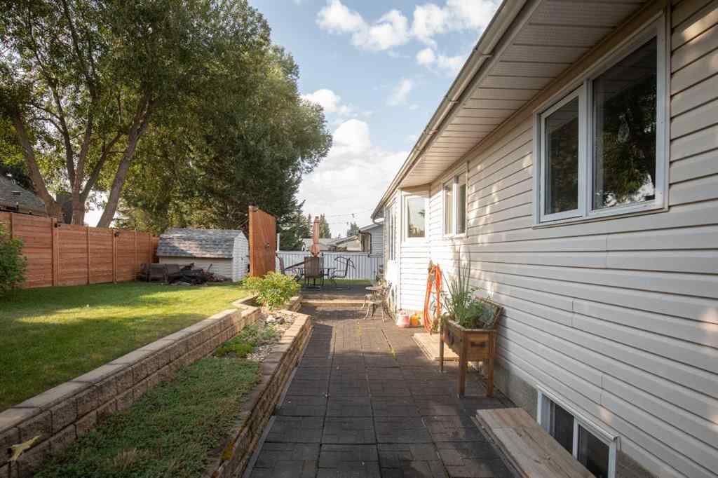 MLS® A2257927 - 3912 54th Avenue  in Southwest Innisfail Innisfail, Residential