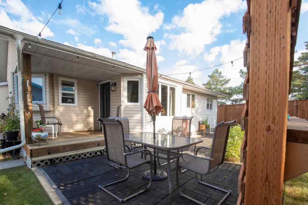 MLS® A2257927 - 3912 54th Avenue  in Southwest Innisfail Innisfail, Residential