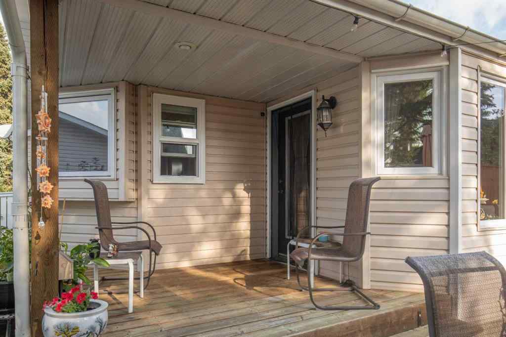 MLS® A2257927 - 3912 54th Avenue  in Southwest Innisfail Innisfail, Residential