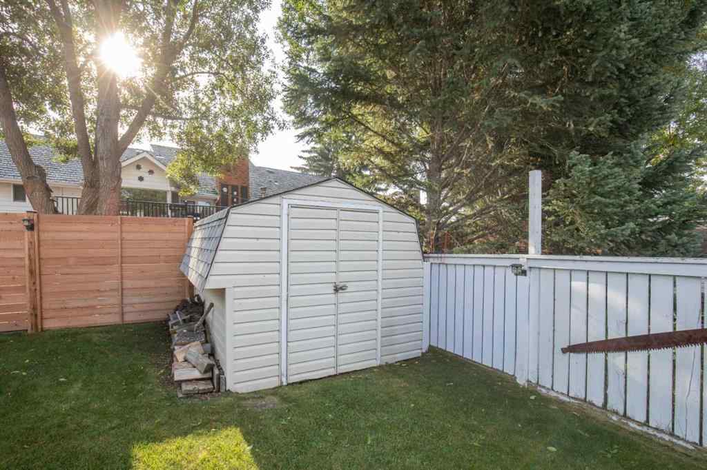 MLS® A2257927 - 3912 54th Avenue  in Southwest Innisfail Innisfail, Residential