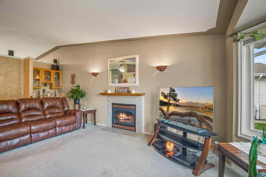 MLS® A2257927 - 3912 54th Avenue  in Southwest Innisfail Innisfail, Residential