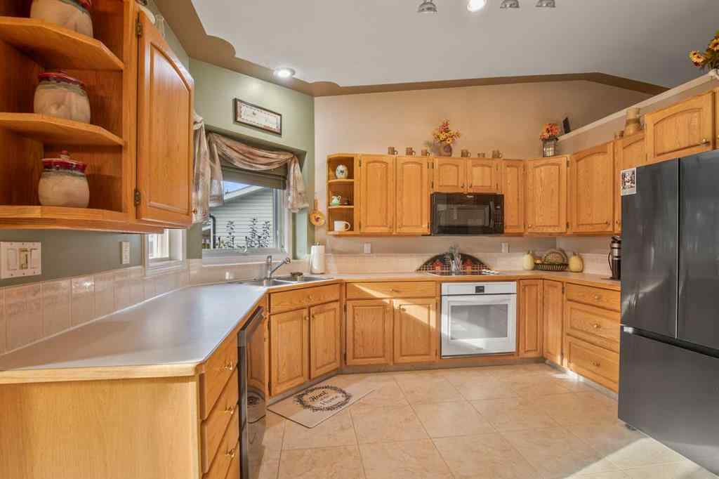 MLS® A2257927 - 3912 54th Avenue  in Southwest Innisfail Innisfail, Residential