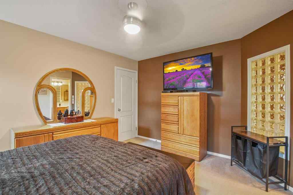 MLS® A2257927 - 3912 54th Avenue  in Southwest Innisfail Innisfail, Residential