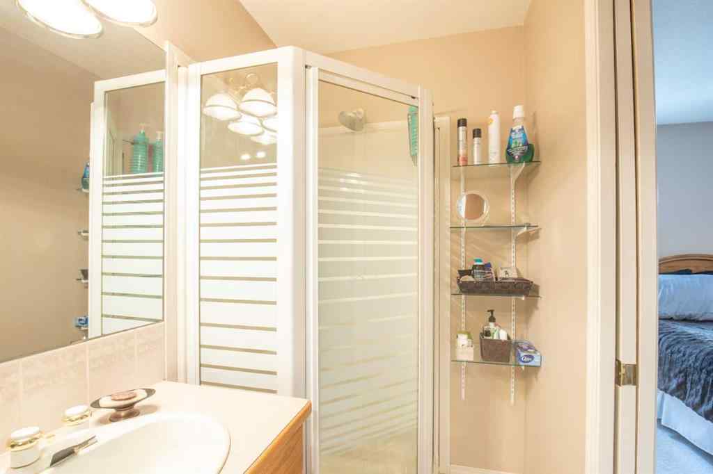 MLS® A2257927 - 3912 54th Avenue  in Southwest Innisfail Innisfail, Residential