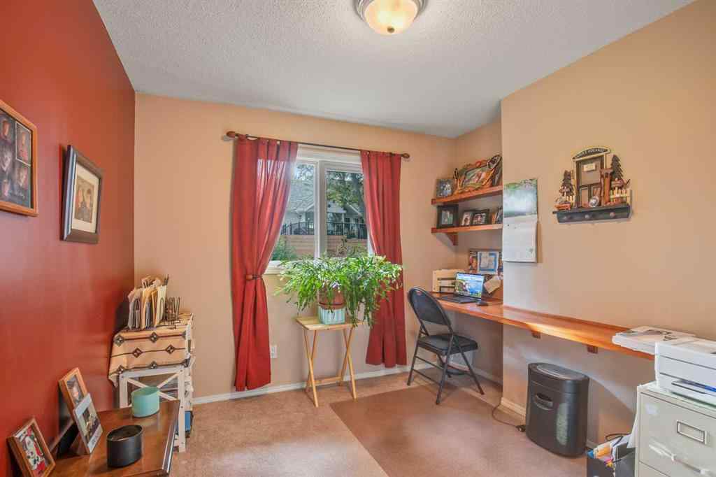 MLS® A2257927 - 3912 54th Avenue  in Southwest Innisfail Innisfail, Residential