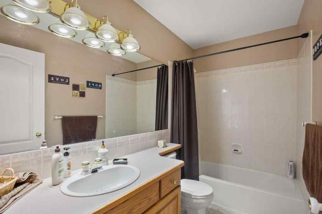 MLS® A2257927 - 3912 54th Avenue  in Southwest Innisfail Innisfail, Residential