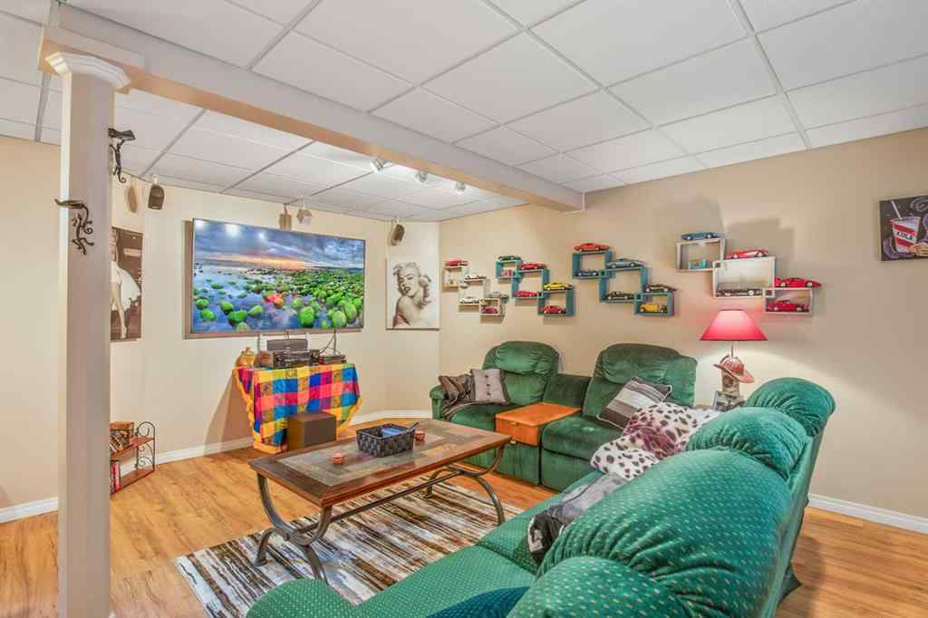 MLS® A2257927 - 3912 54th Avenue  in Southwest Innisfail Innisfail, Residential