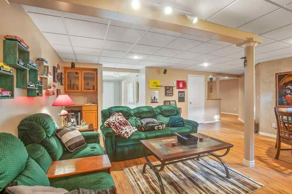 MLS® A2257927 - 3912 54th Avenue  in Southwest Innisfail Innisfail, Residential